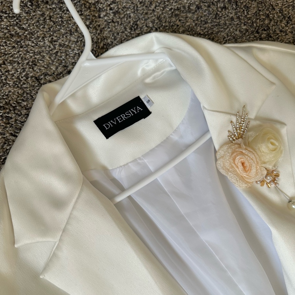 Elegant Ivory Wedding Dress